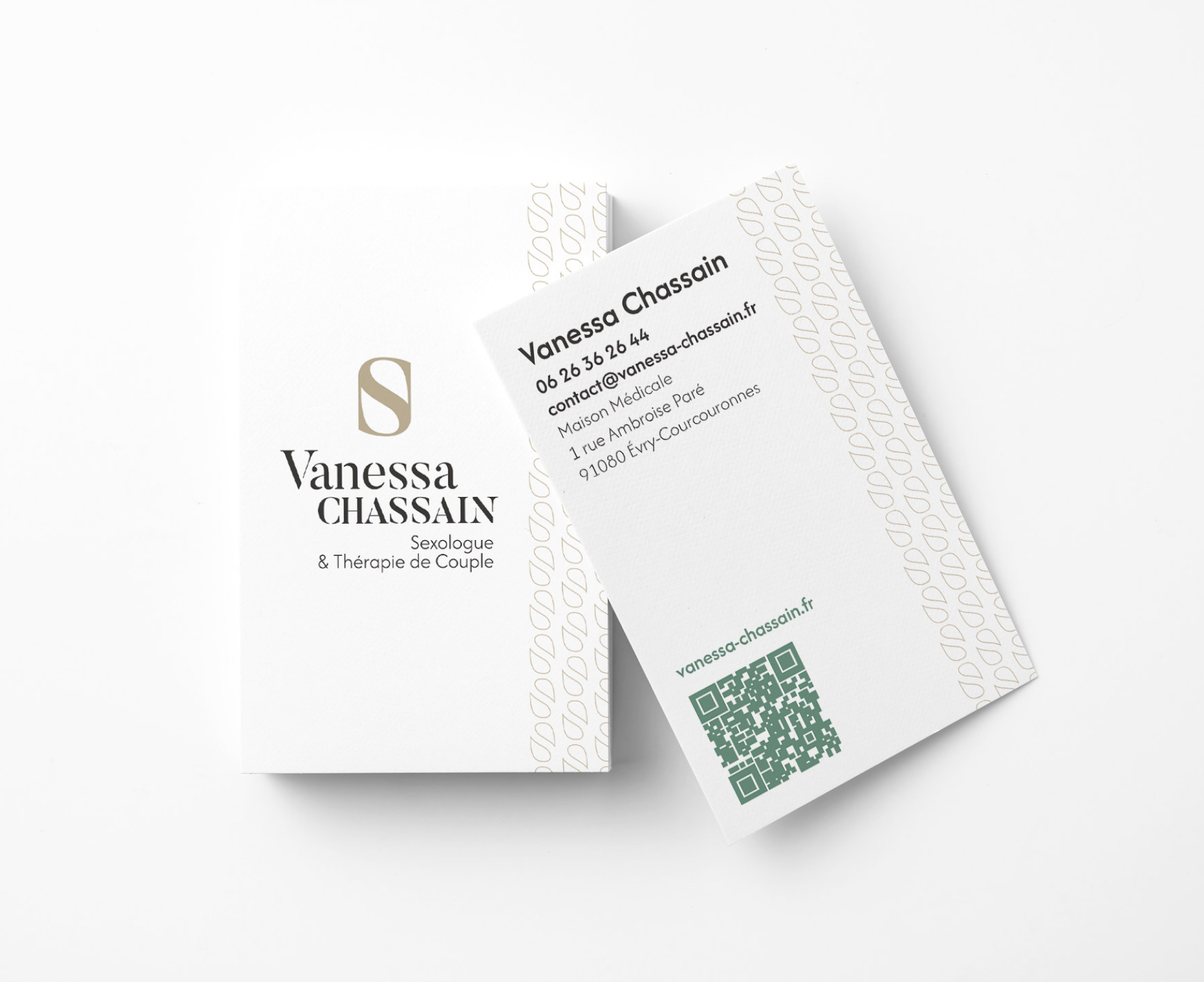 Carte de visite avec au recto le logo de Vanessa et au verso ses coordonnées